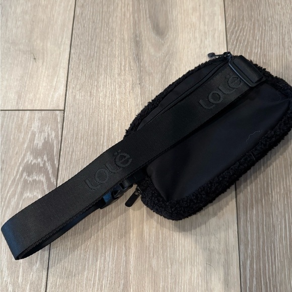 Lole Fleece Crossbody - Picture 3 of 3